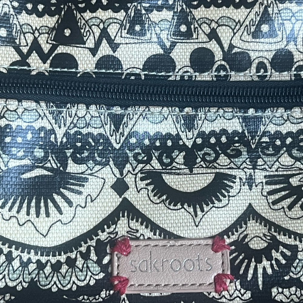 Sakroots Black and Cream Scallop Motif Crossbody Bag - Picture 2 of 5